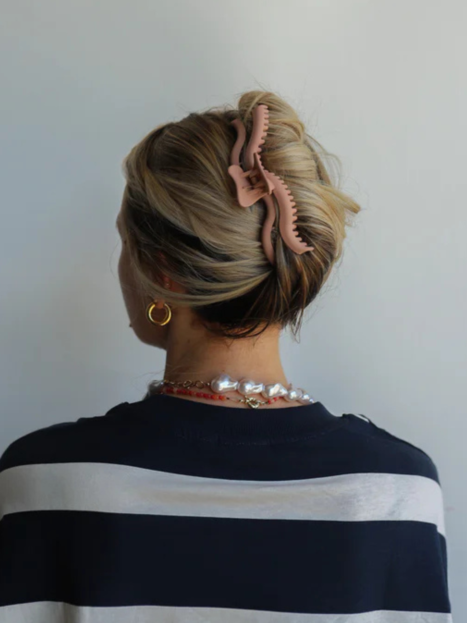 Wavy Original Hold Everything Claw - Champagne - The Collective Rose