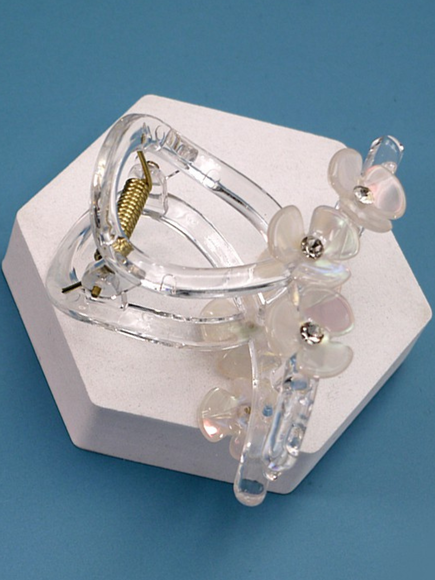 Daisy Twist Hair Claw Clip - The Collective Rose