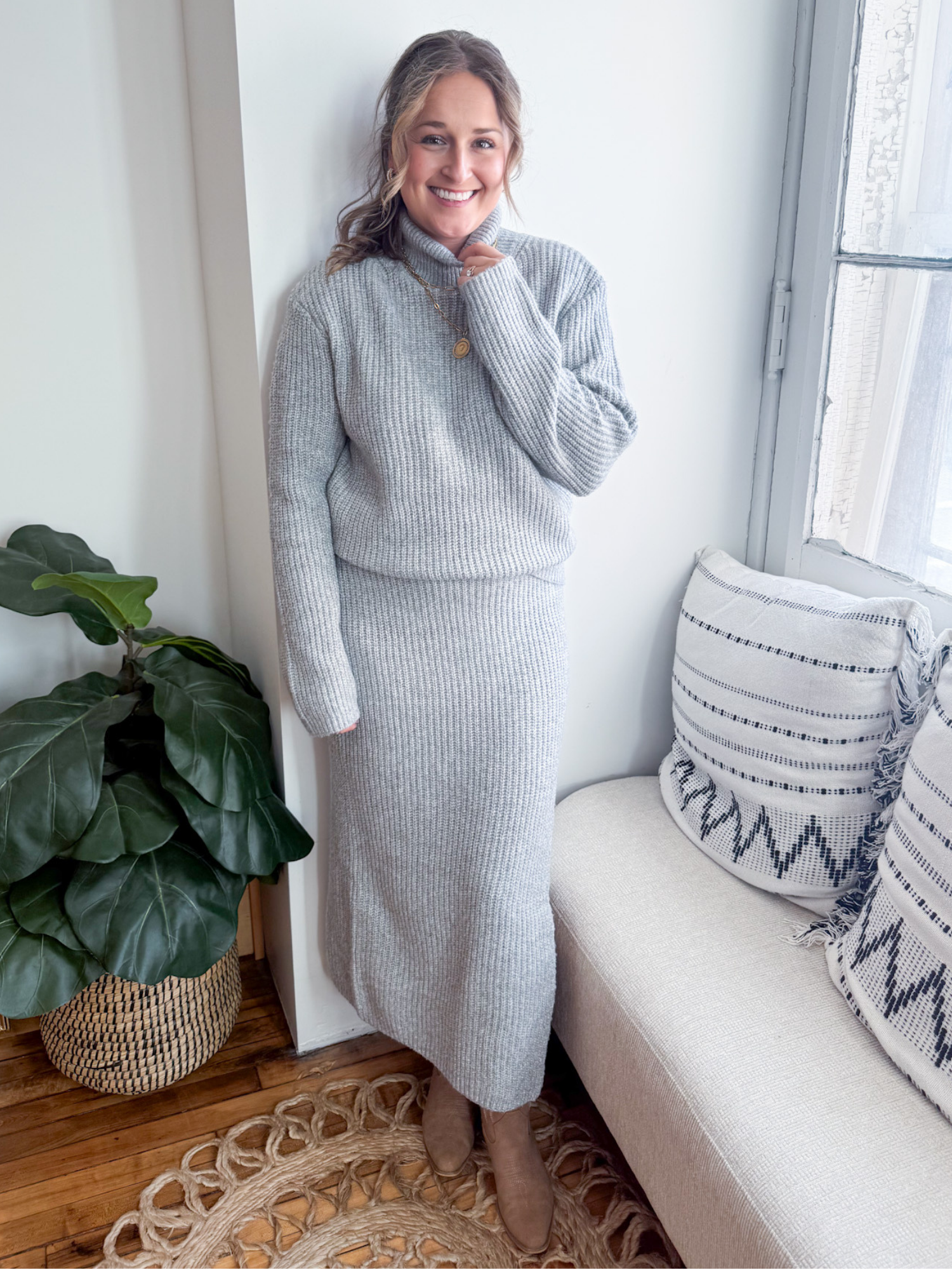Bennie Ribbed Turtleneck Sweater - The Collective Rose