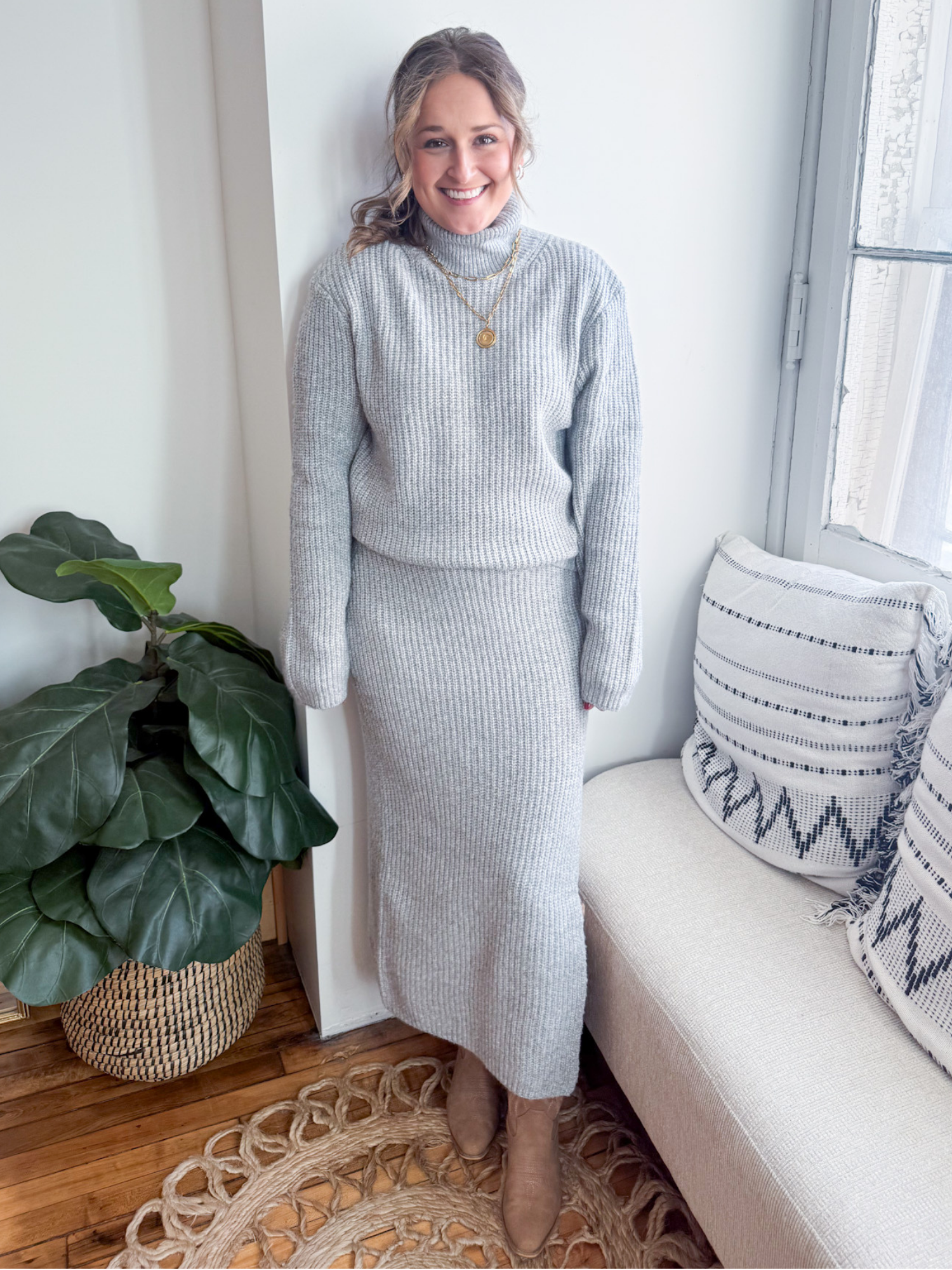 Bennie Ribbed Turtleneck Sweater - The Collective Rose