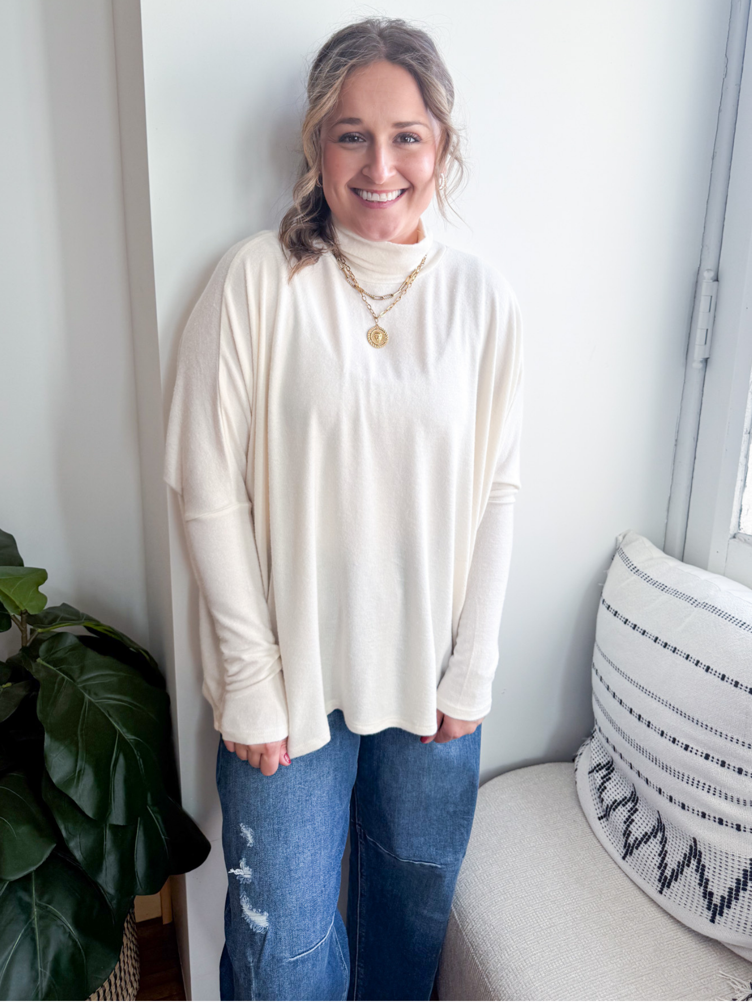 Drew Oversized Turtleneck Sweater - Cream - The Collective Rose