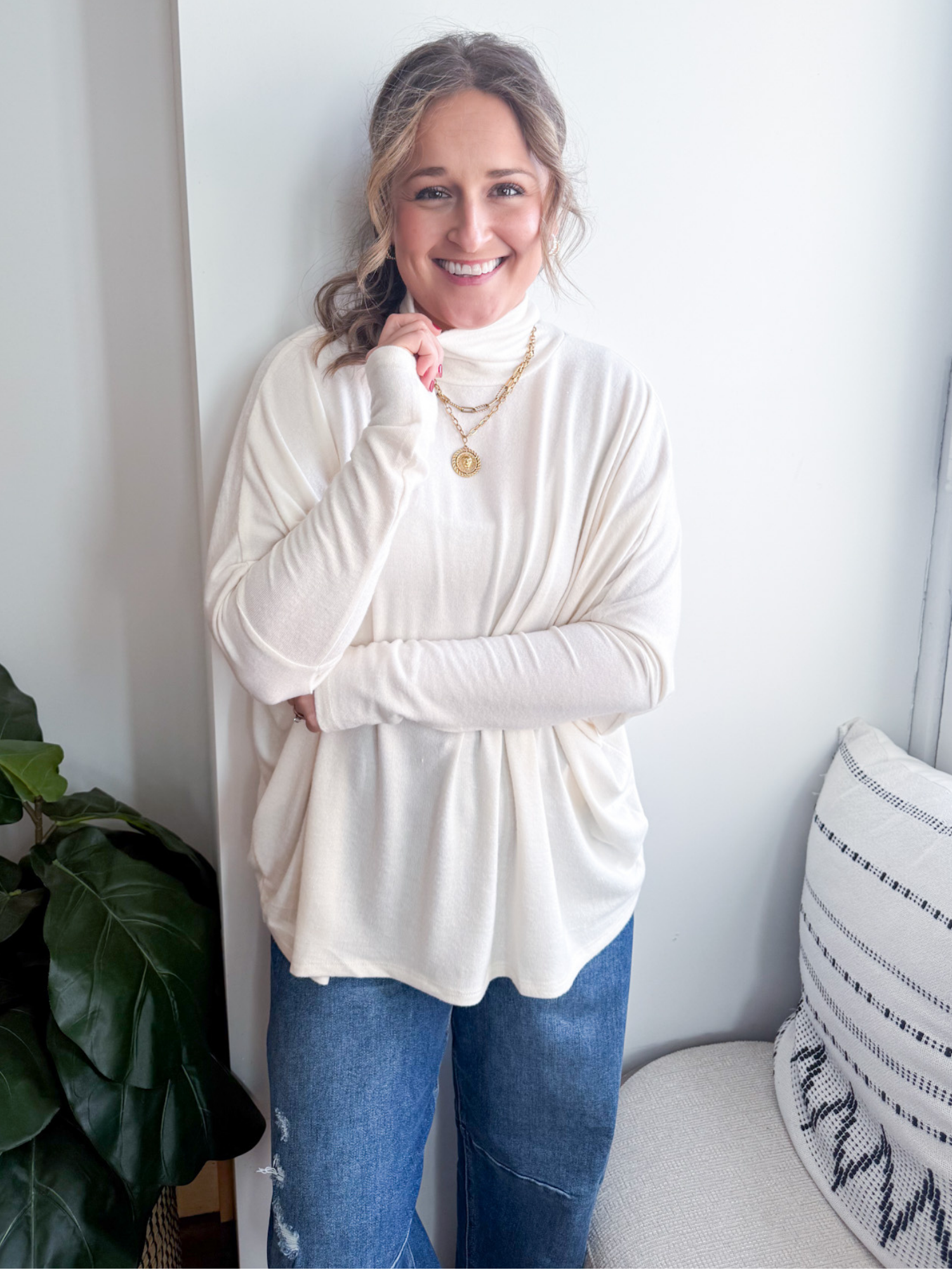 Drew Oversized Turtleneck Sweater - Cream - The Collective Rose