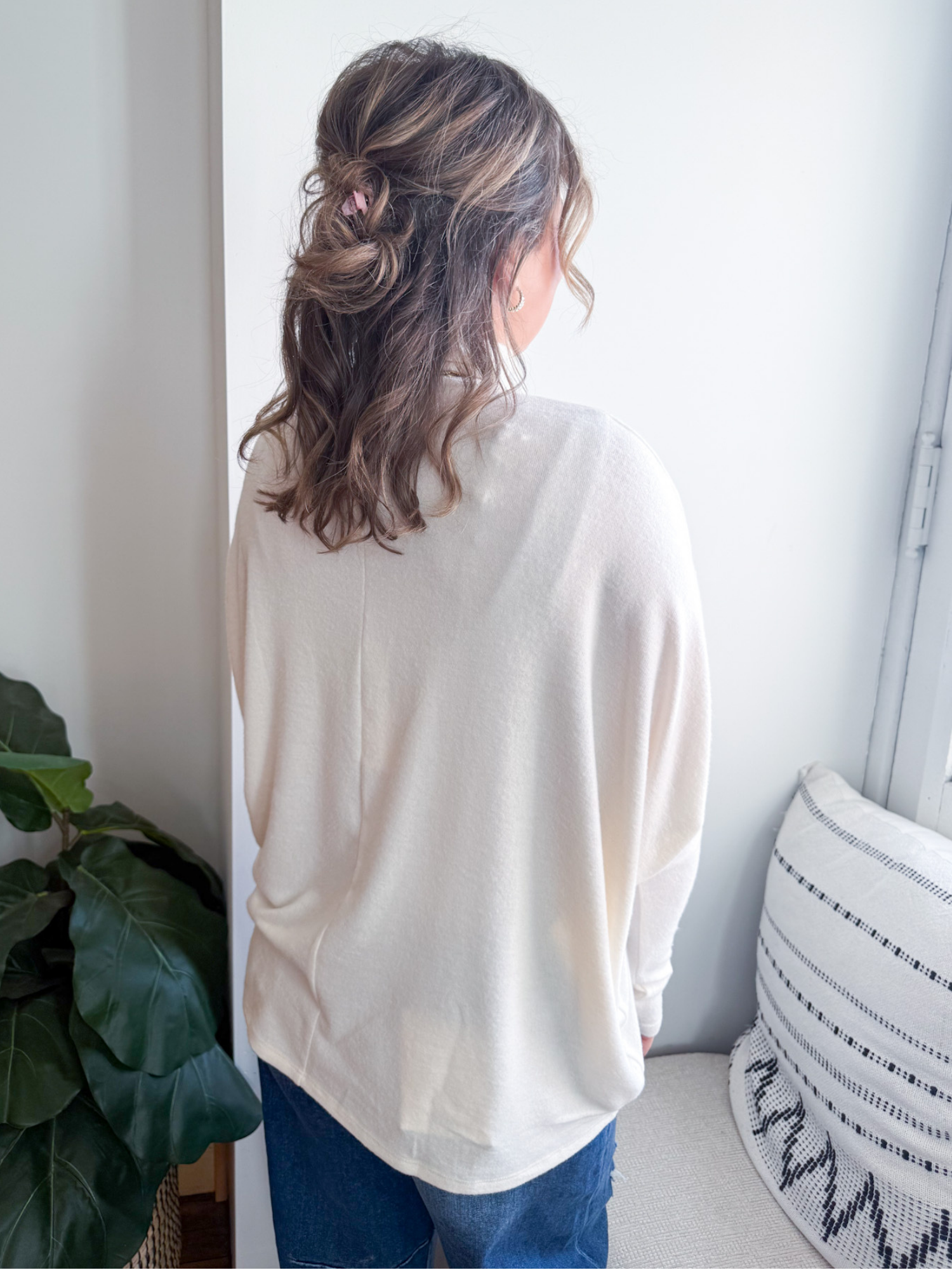 Drew Oversized Turtleneck Sweater - Cream - The Collective Rose