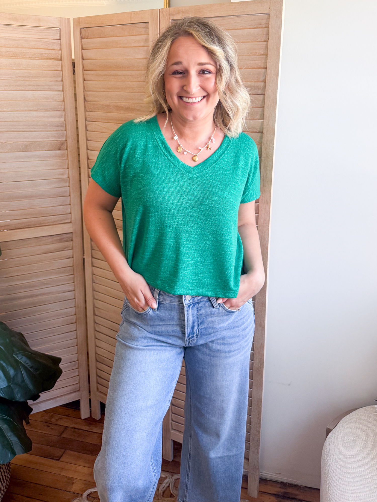 Julia V-Neck Slub Tee - Kelly Green