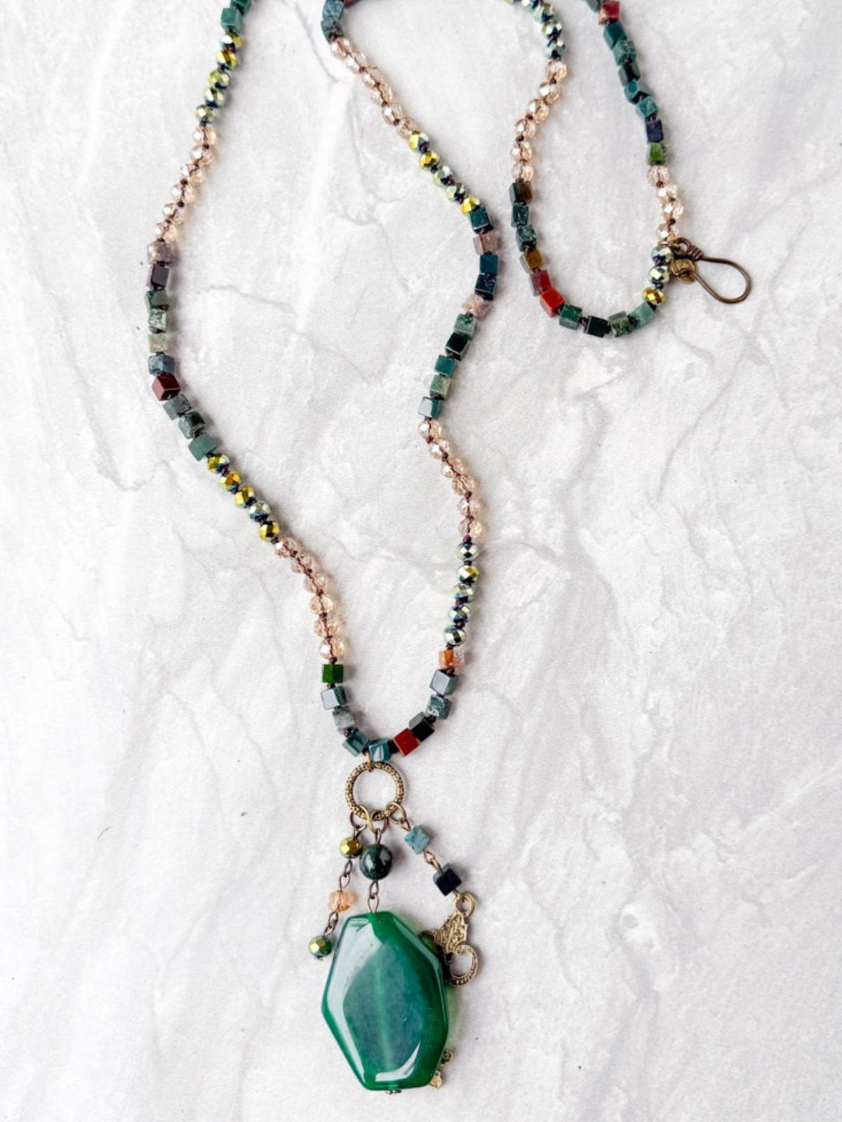 Suki Agate Necklace
