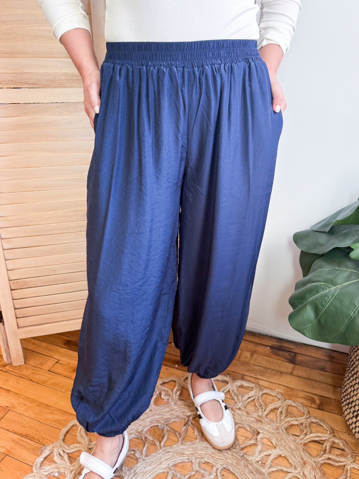 Tayla Airy Balloon Pants - Navy