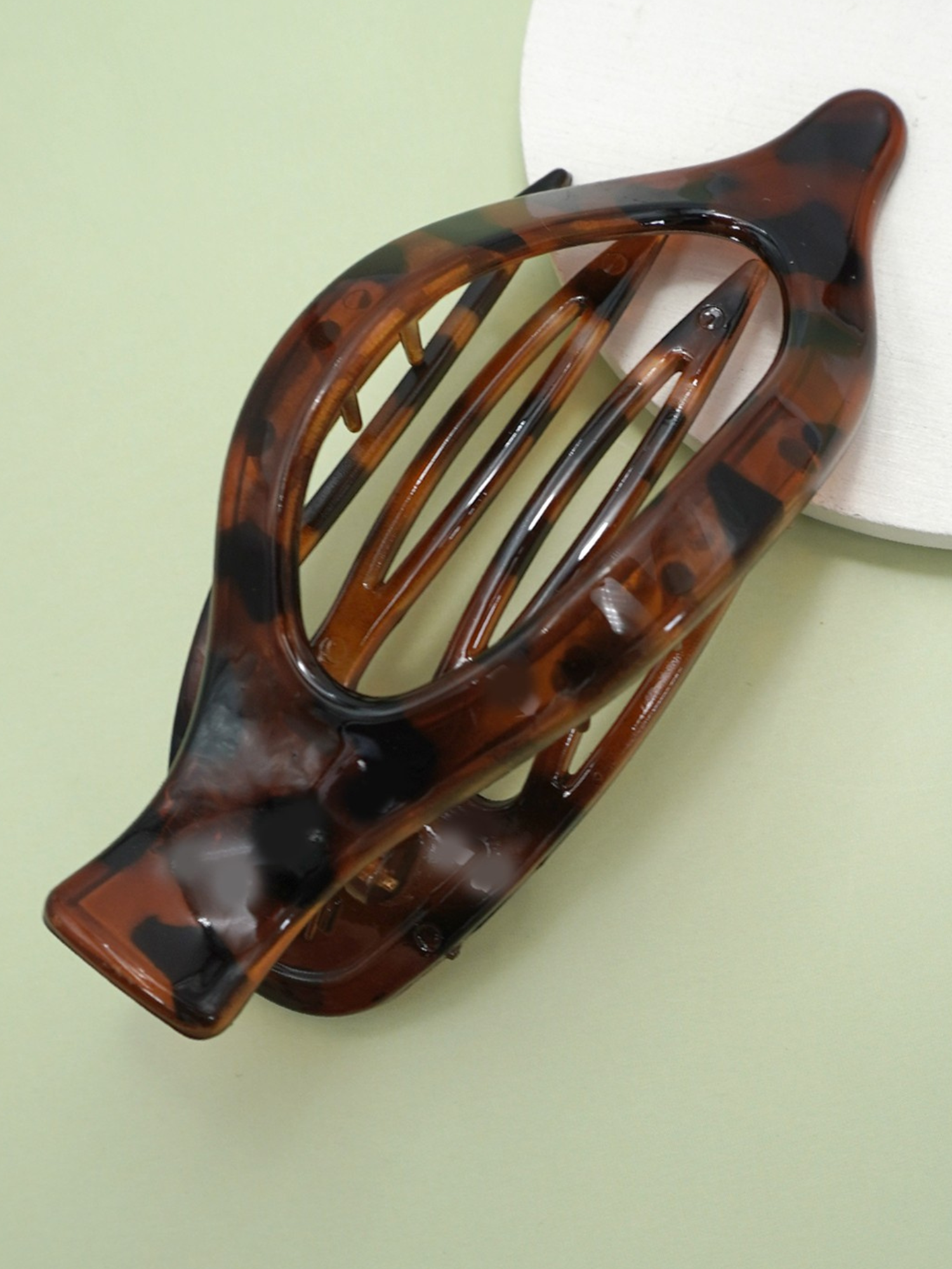 Flat Lay Hair Claw Clip